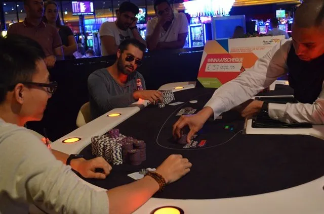 Heads up Li-Benso | 2016/07 - Utrecht Poker Series - €700 NLHE Main Event 